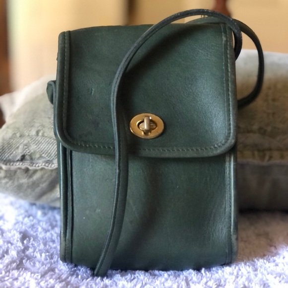 Coach Handbags - Coach vintage Scooter bag rare green EUC